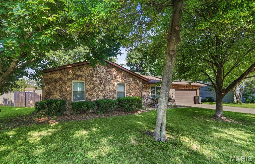 Photo of 501 St John Drive Belleville IL 62221