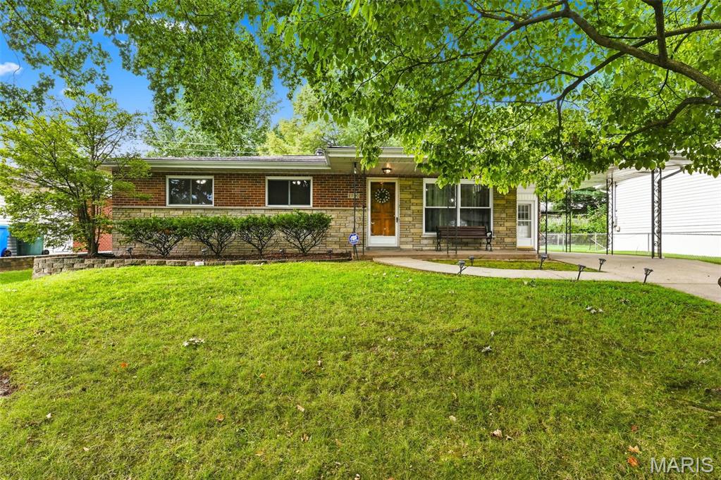 Photo of 1790 Bobbinray Avenue Florissant MO 63031