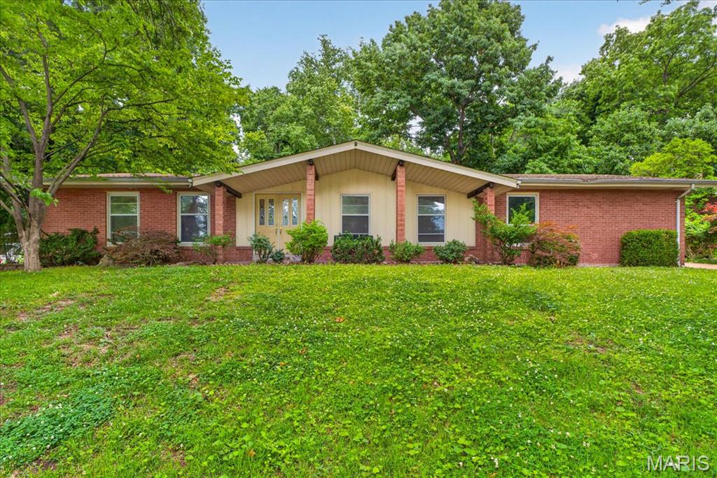 Photo of 39 Grand Circle Drive Maryland Heights MO 63043