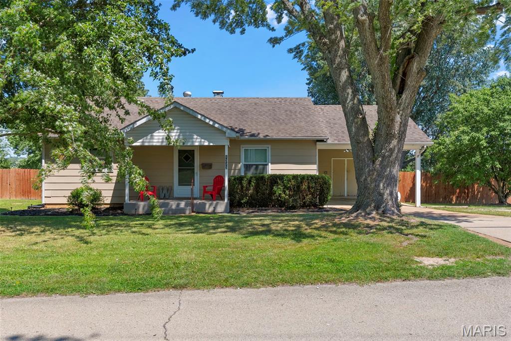 Photo of 1323 S 5th Street De Soto MO 63020