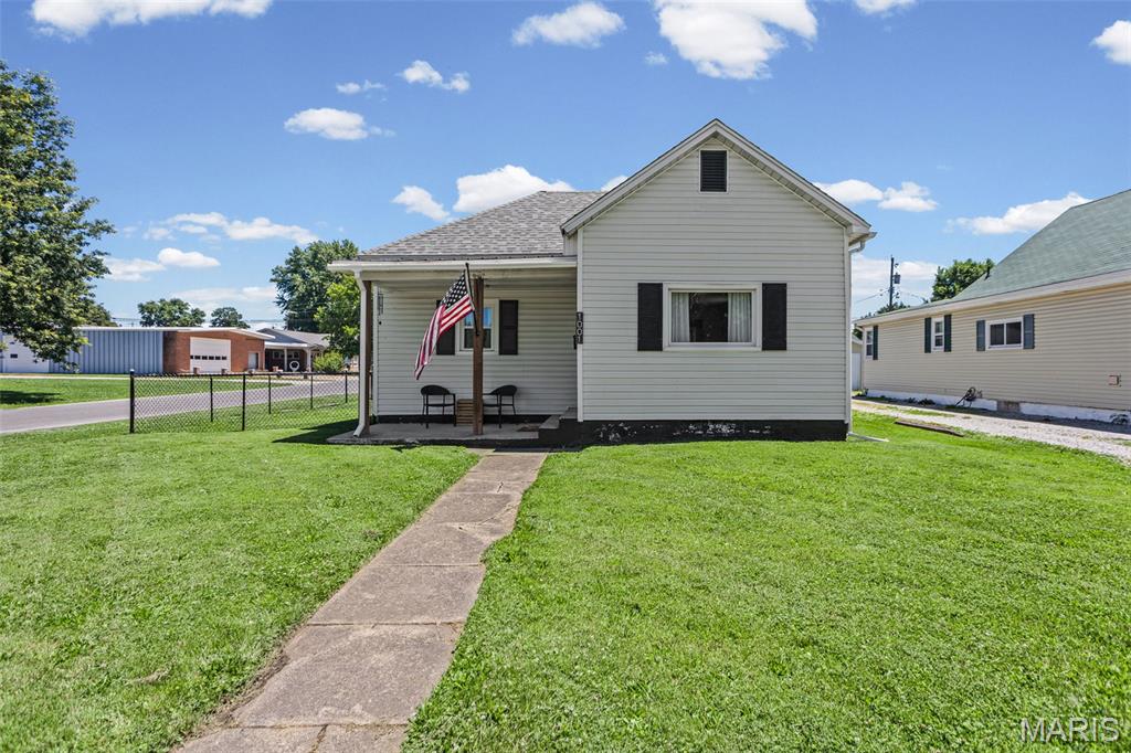 Photo of 1001 S Macoupin Street Gillespie IL 62033