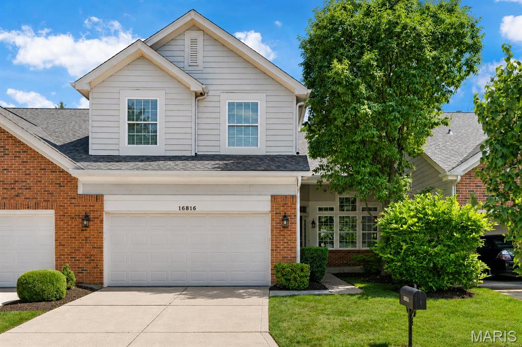 Photo of 16816 Chesterfield Bluffs Circle Chesterfield MO 63005