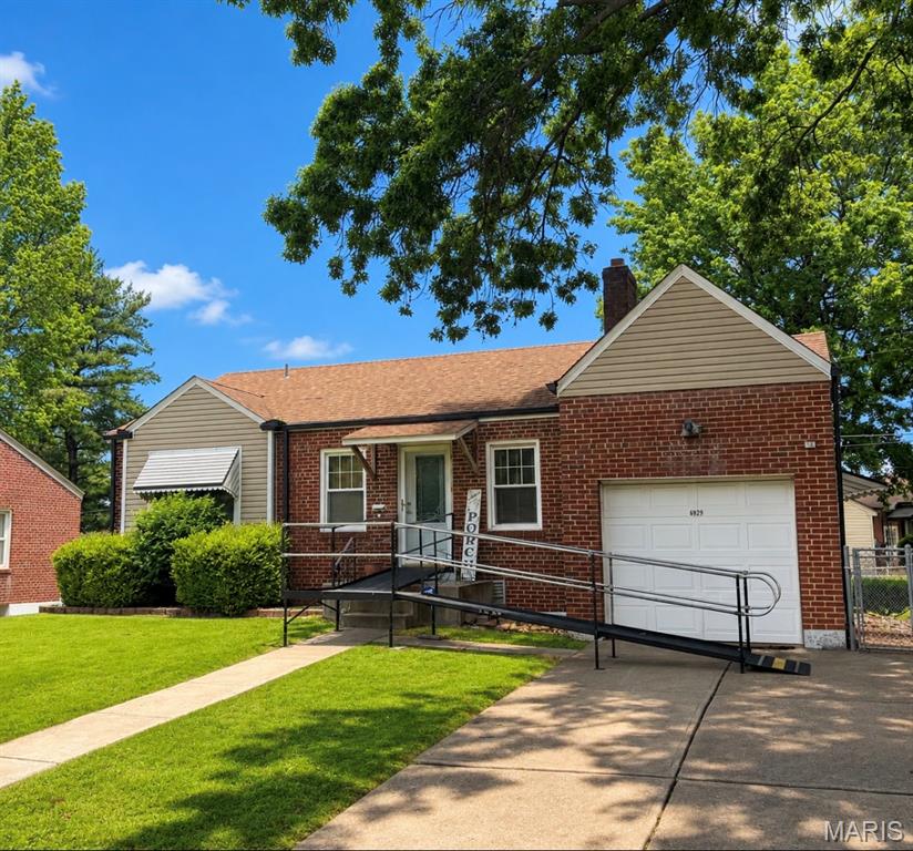 Photo of 6929 Hi View Avenue St Louis MO 63109
