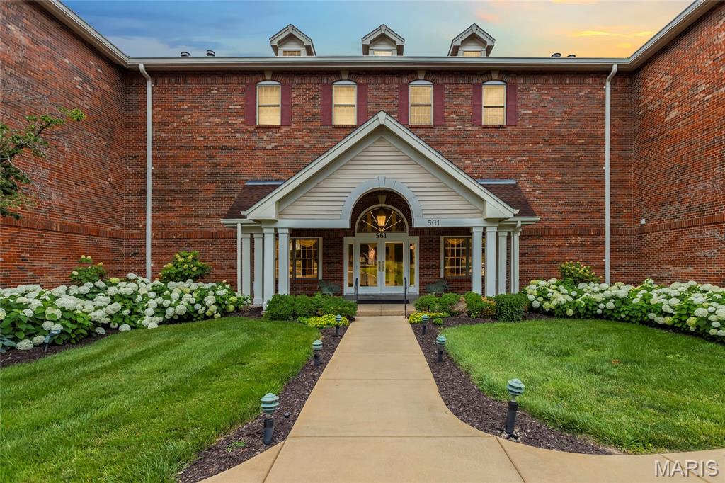 Photo of 561 Sarah Lane #303 Creve Coeur MO 63141