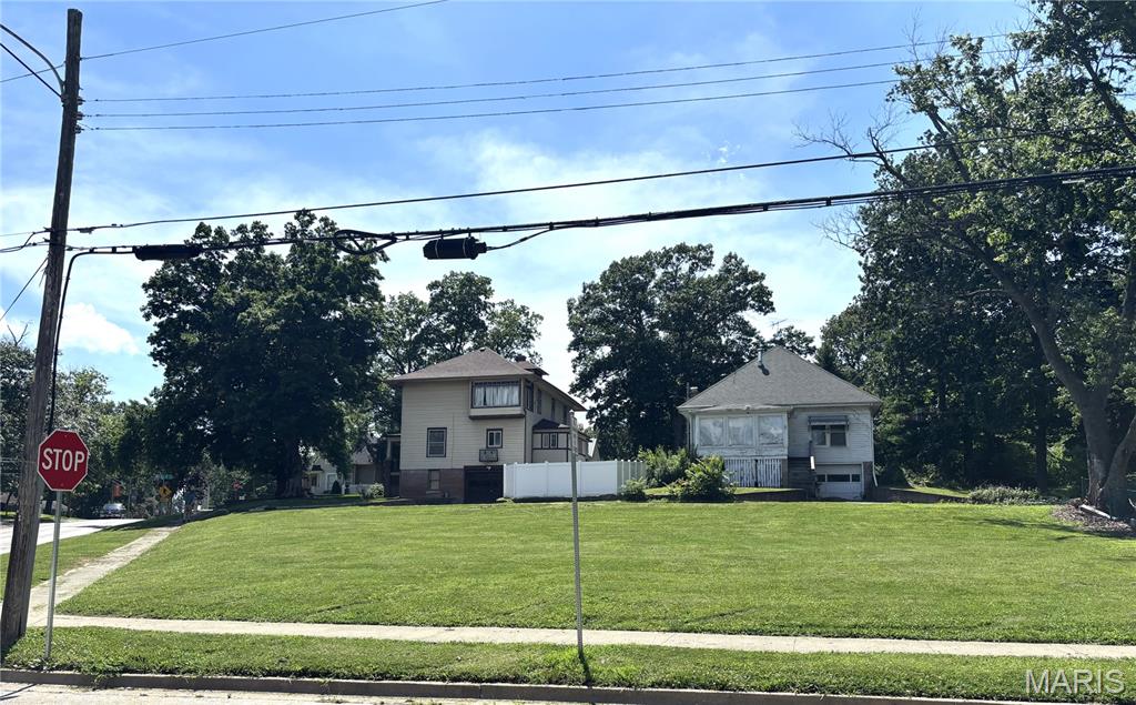 Photo of 703 N Elm Street Greenville IL 62246