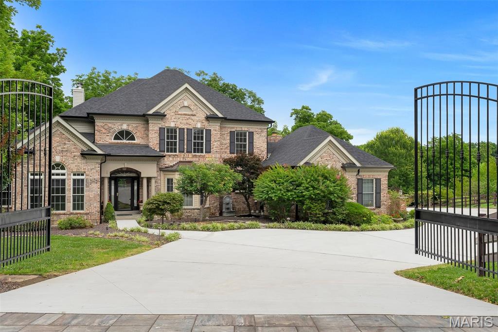 Photo of 17 West Drive Chesterfield MO 63017