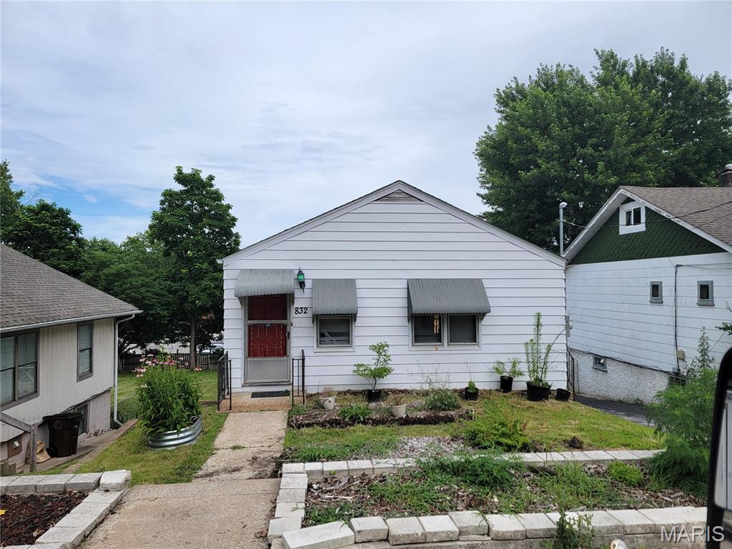 Photo of 832 Elsworth Place Ferguson MO 63135