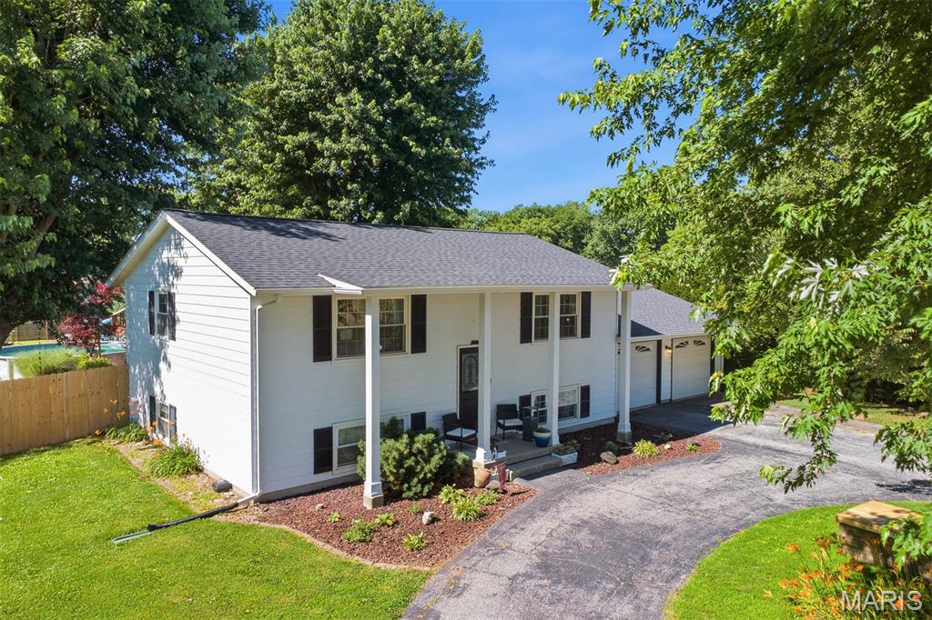 Photo of 10904 Lake Road Highland IL 62249