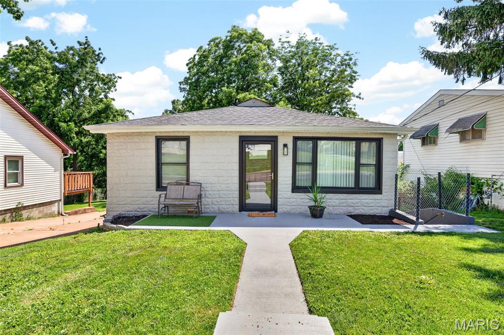 Photo of 128 Laredo Avenue Mehlville MO 63125