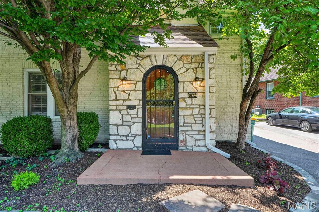 Photo of 8394 Big Bend Boulevard Webster Groves MO 63119