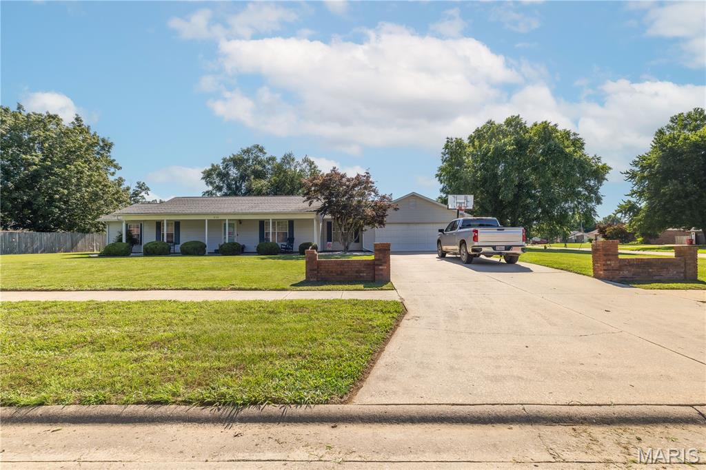 Photo of 212 Foust Drive Sikeston MO 63801