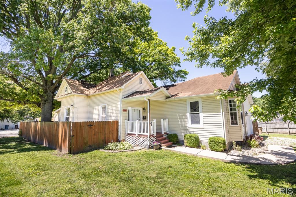 Photo of 102 W High Street Troy IL 62294