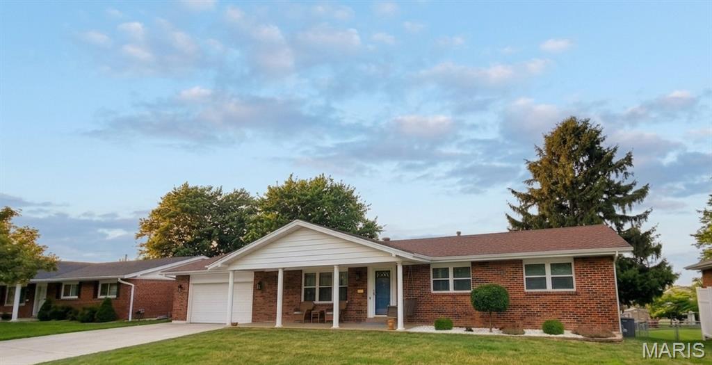Photo of 1641 Tamarack Drive St Charles MO 63301
