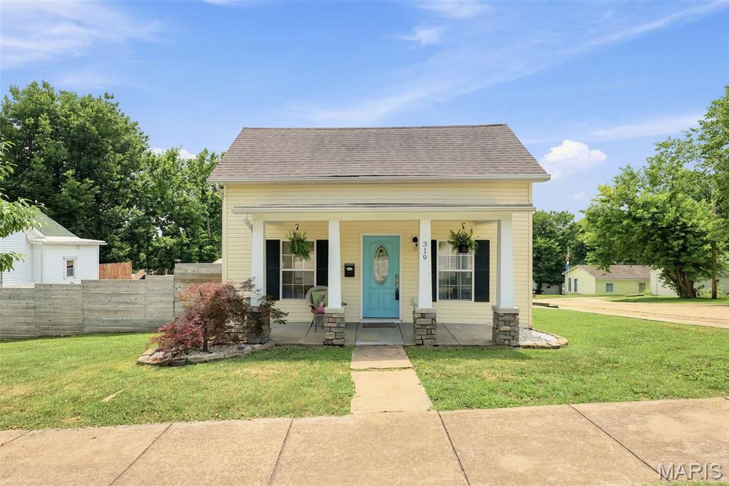 Photo of 319 W Miller Street De Soto MO 63020