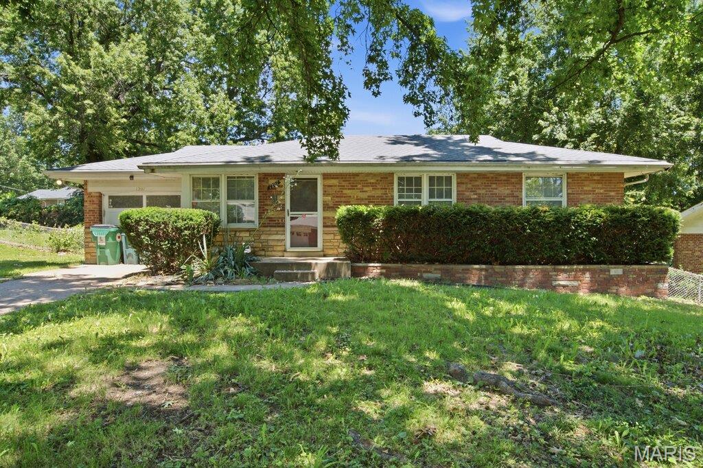 Photo of 1207 Admiral Drive St Louis MO 63137