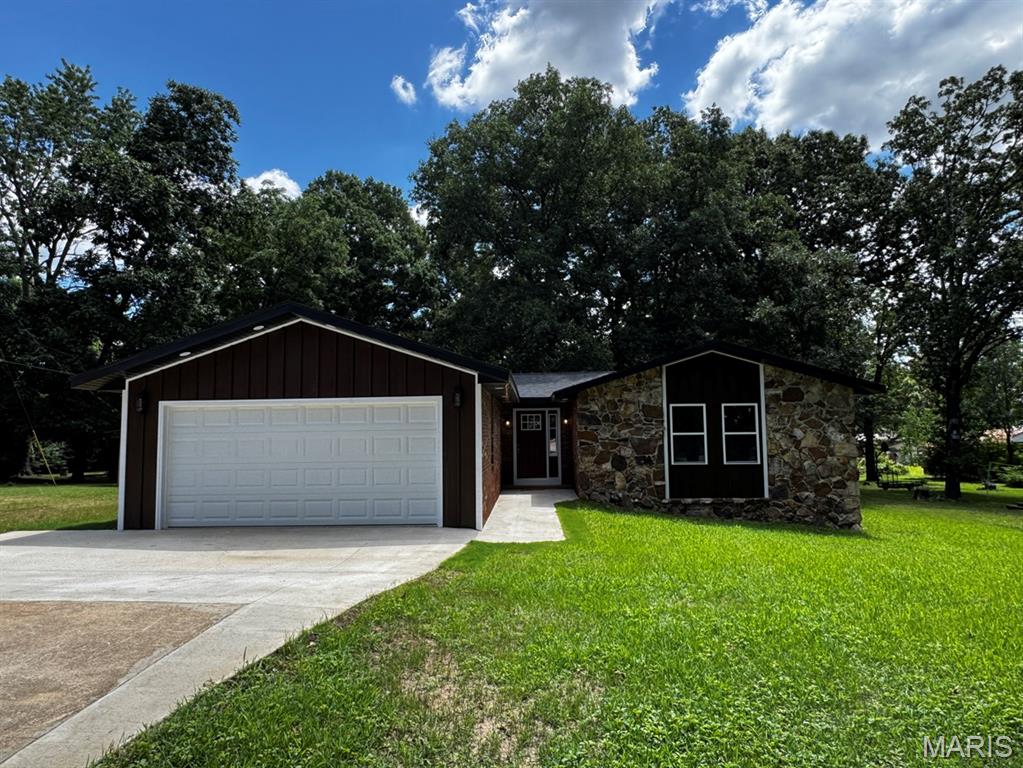 Photo of 2818 Windwood Drive Poplar Bluff MO 63901