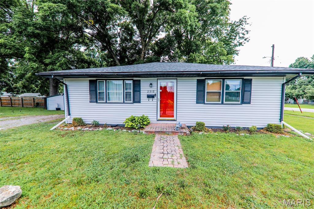 Photo of 2918R Victory Drive Granite City IL 62040