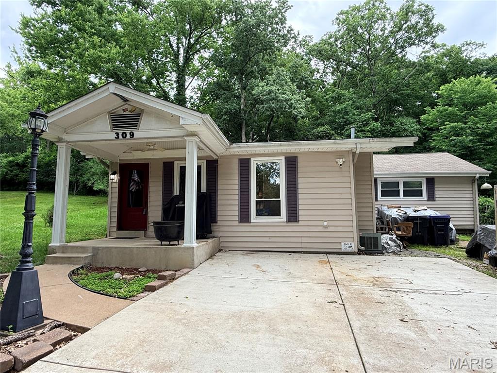 Photo of 309 Jefferson Avenue Wildwood MO 63038