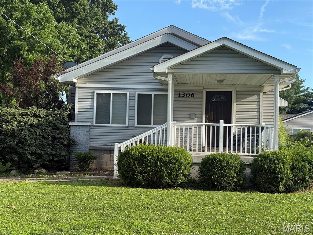 Photo of 1306 Main Street South Roxana IL 62087