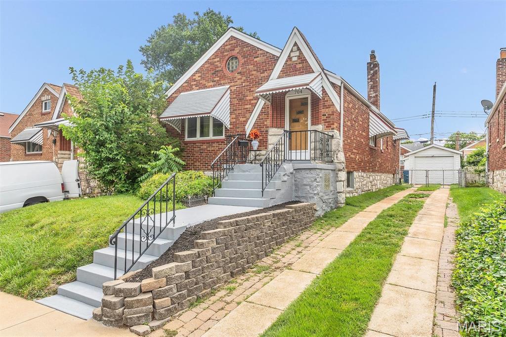 Photo of 704 Avenue H #H St Louis MO 63125