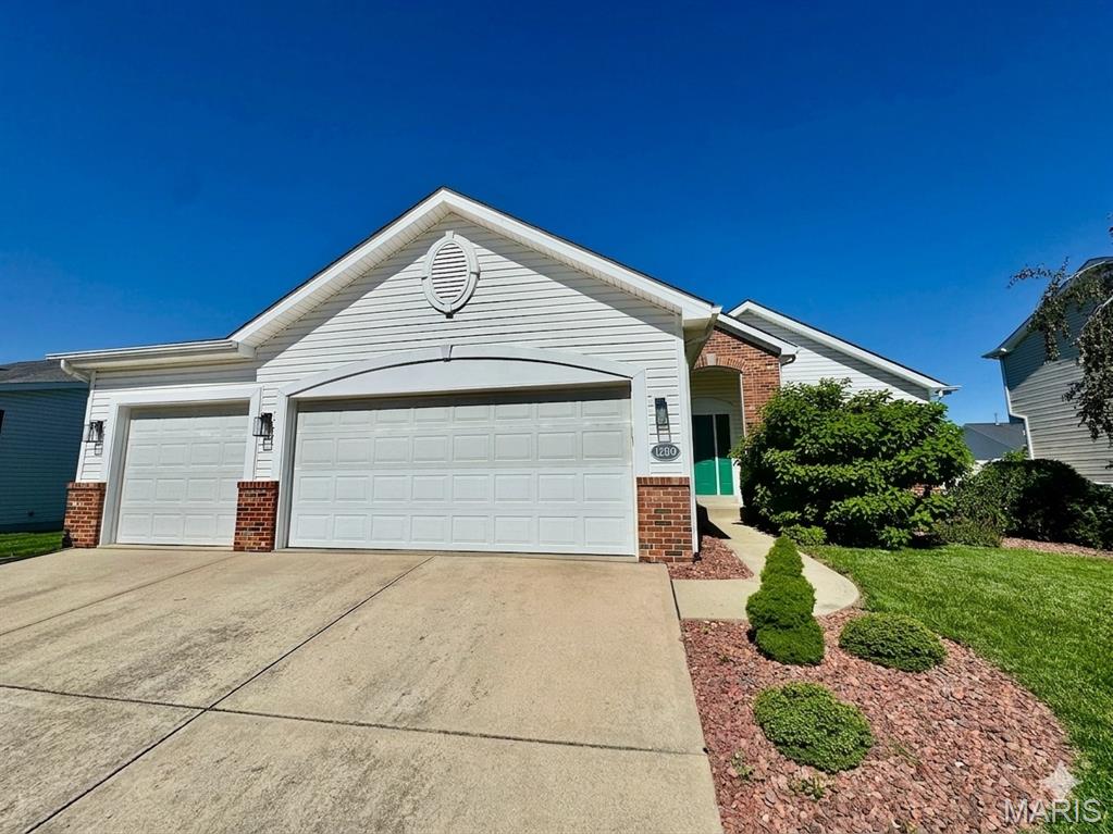Photo of 1209 Gulfstream Way Mascoutah IL 62258