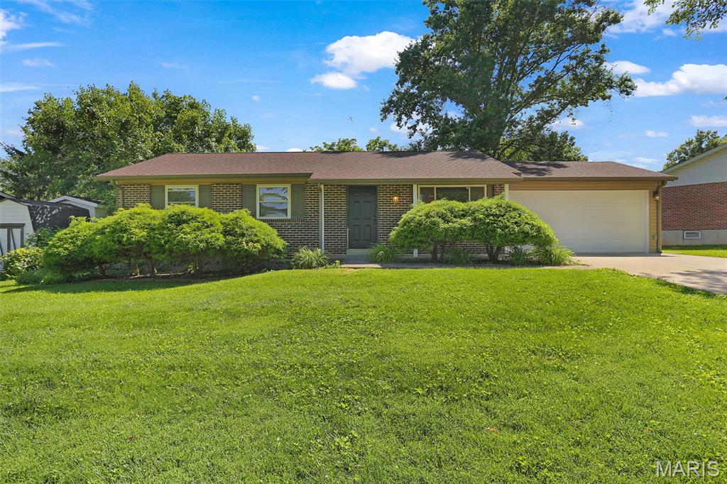 Photo of 419 Woodbridge Drive St Charles MO 63303