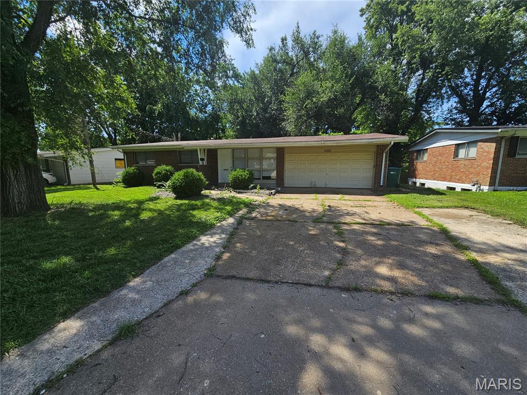 Photo of 2365 Hallwood Drive St Louis MO 63136