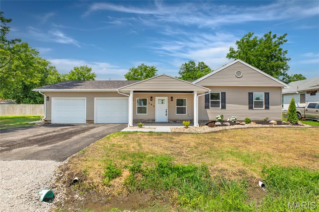 Photo of 503 W Chestnut Street Gillespie IL 62033
