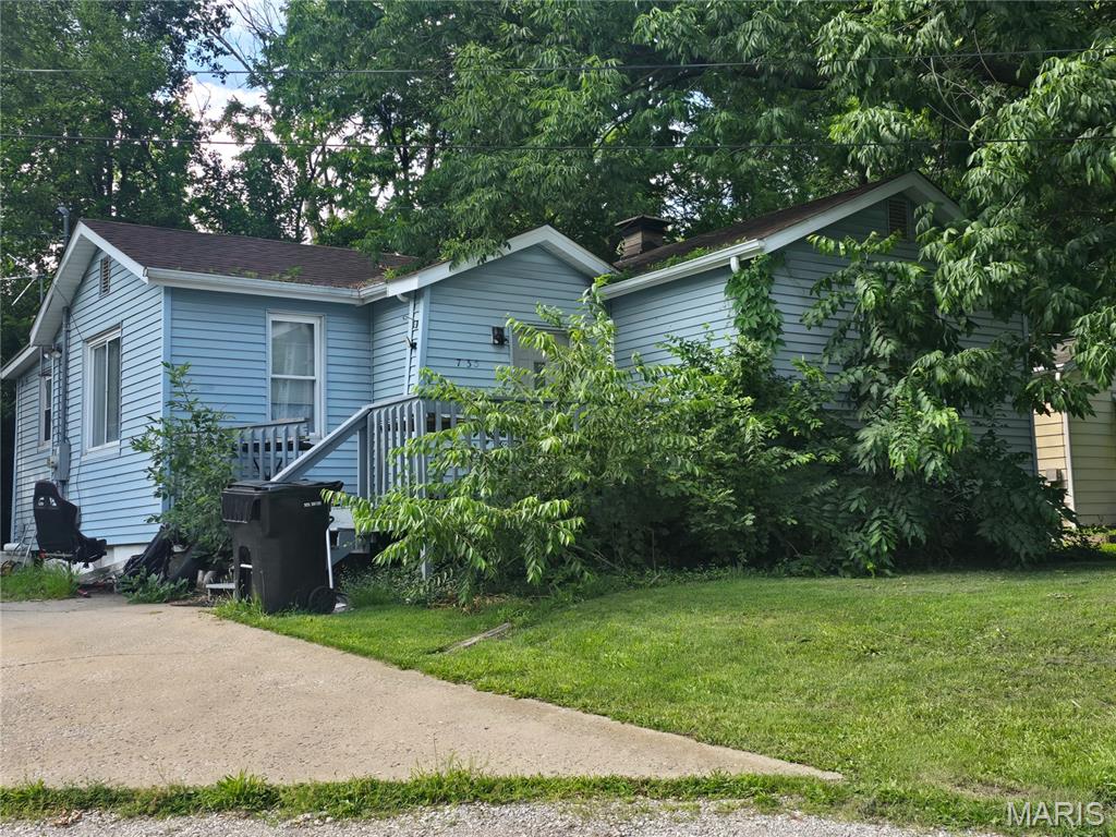 Photo of 735 E Adams Street Belleville IL 62220