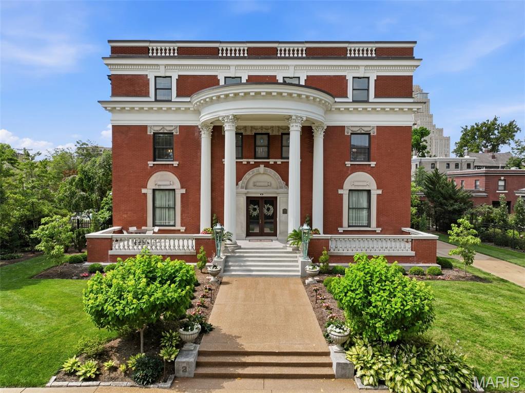 Photo of 2 Hortense Place St Louis MO 63108