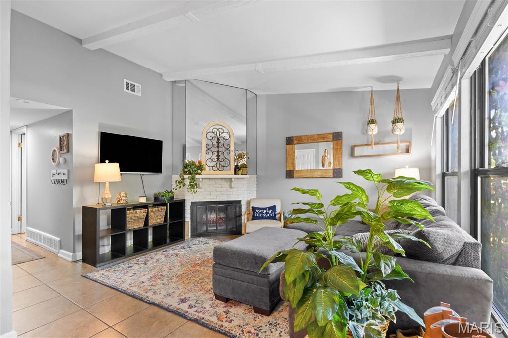 Photo of 1076 Mersey Bend Drive Oakville MO 63129