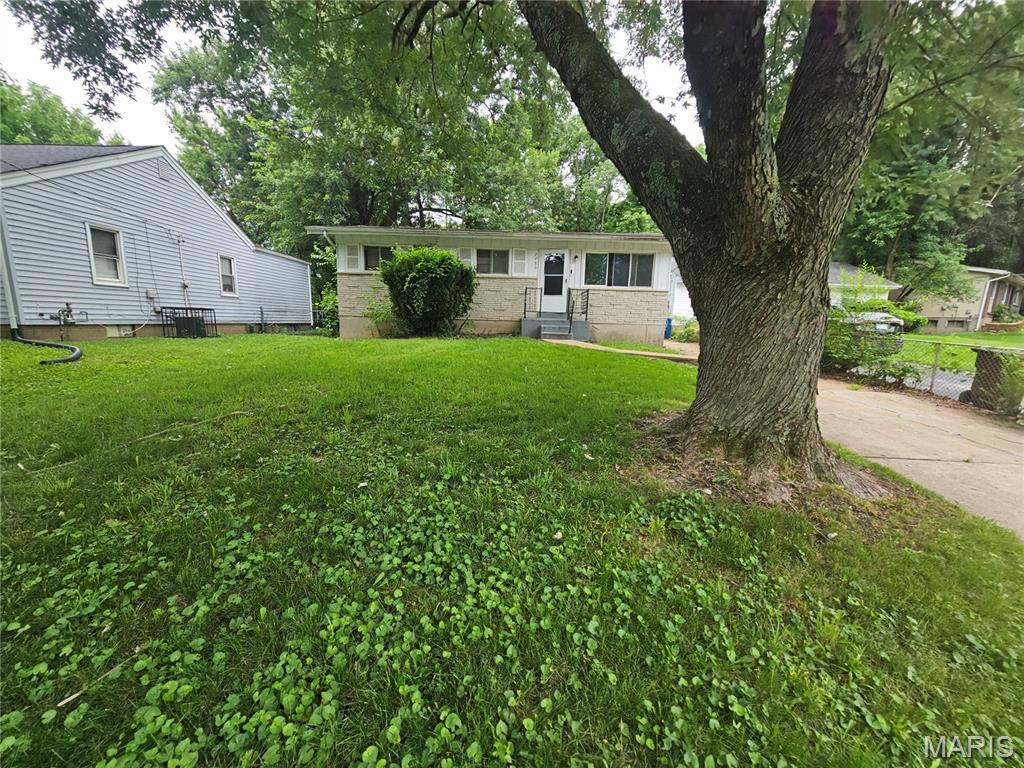 Photo of 7480 Castro Drive St Louis MO 63135