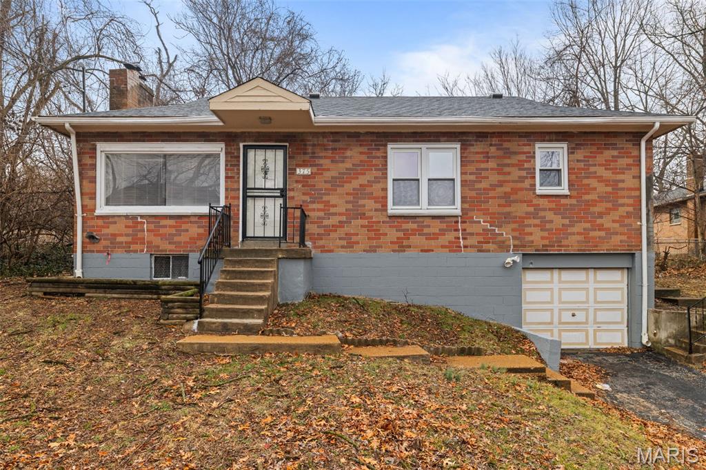 Photo of 375 Adrian Drive St Louis MO 63137