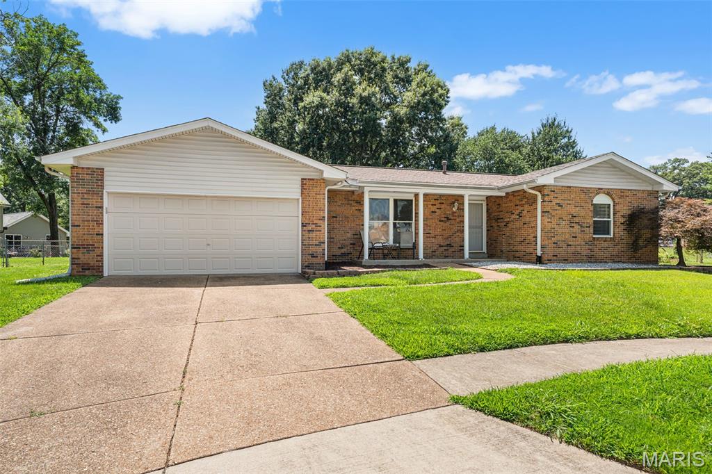Photo of 5863 Stonehorse Court St Louis MO 63129