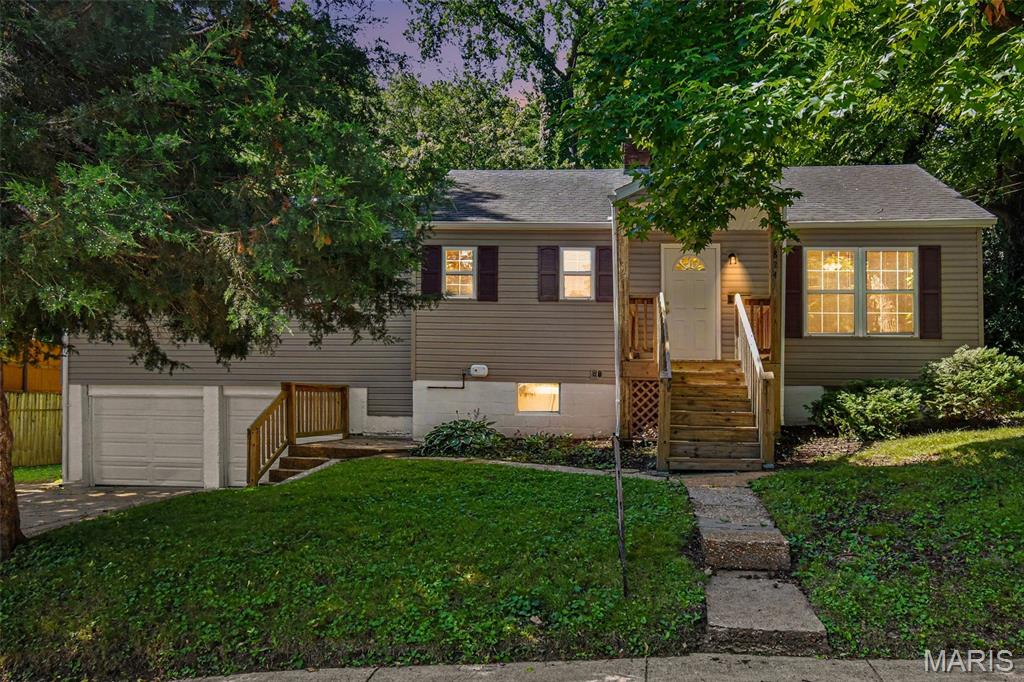 Photo of 824 N Forest Avenue Webster Groves MO 63119