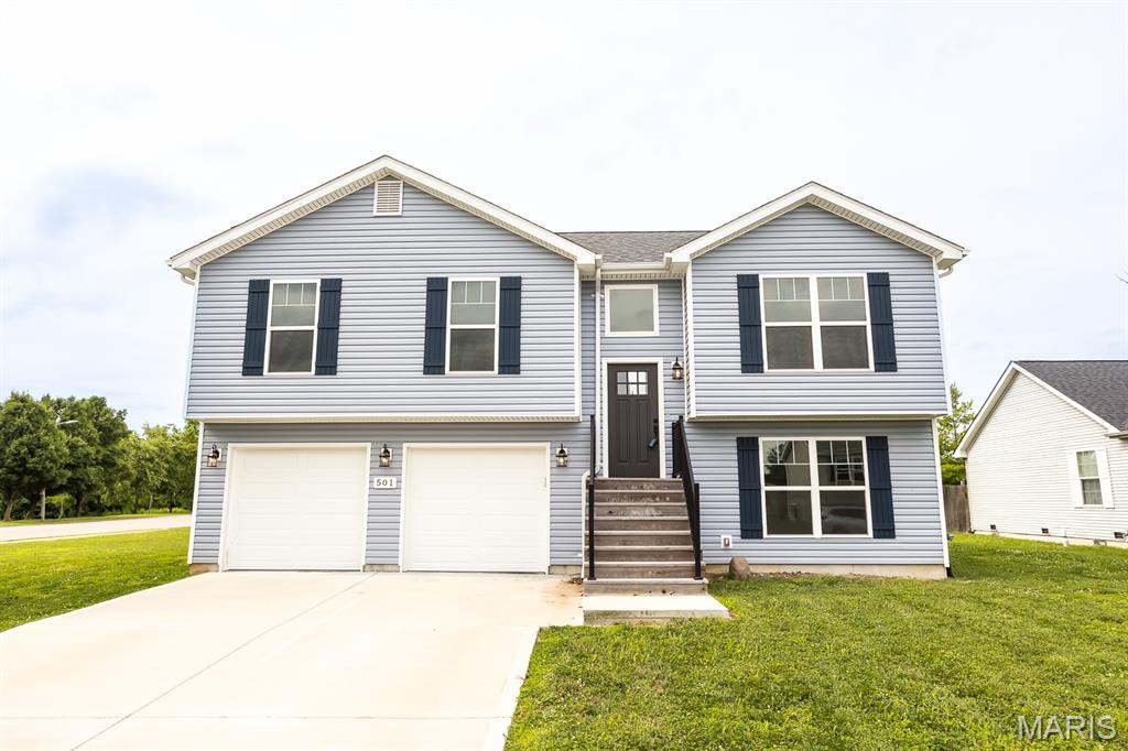 Photo of 501 Somerset Drive Pontoon Beach IL 62040