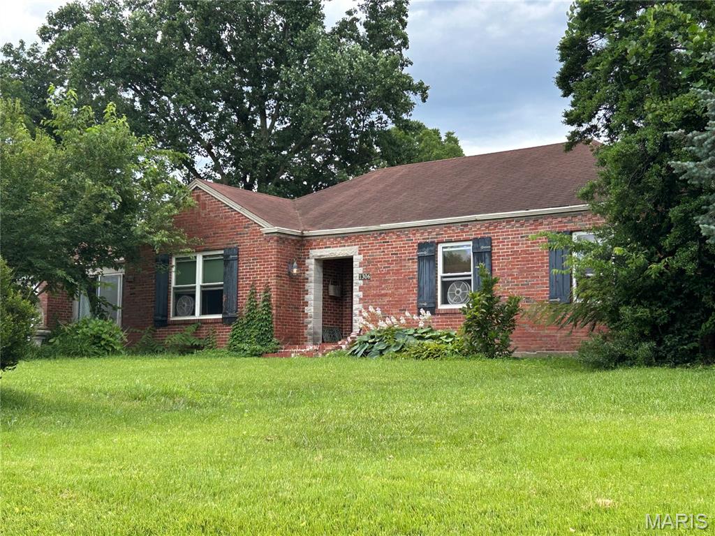 Photo of 1306 E 3rd Street Washington MO 63090