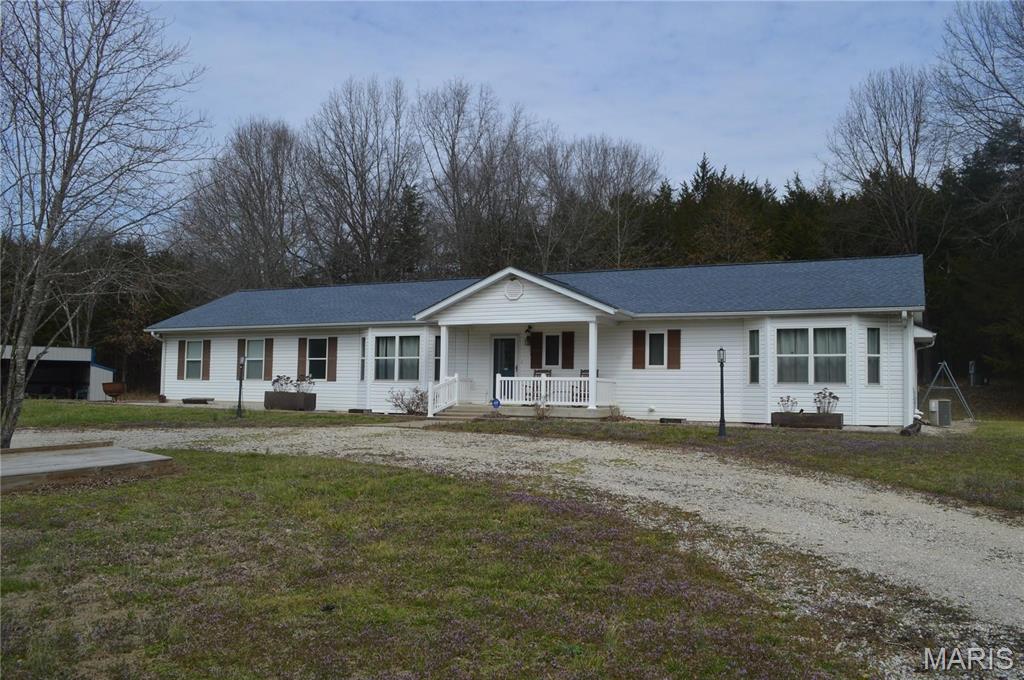 Photo of 222 Scanland Farm Road Montgomery City MO 63361