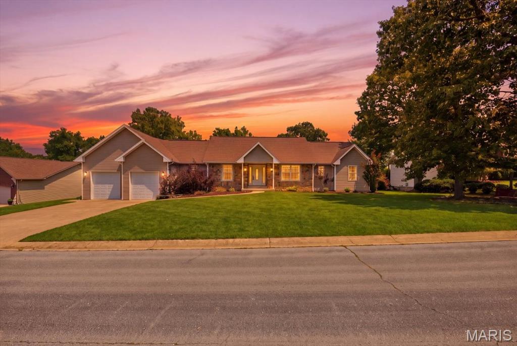 Photo of 109 Summit Pass Waynesville MO 65583
