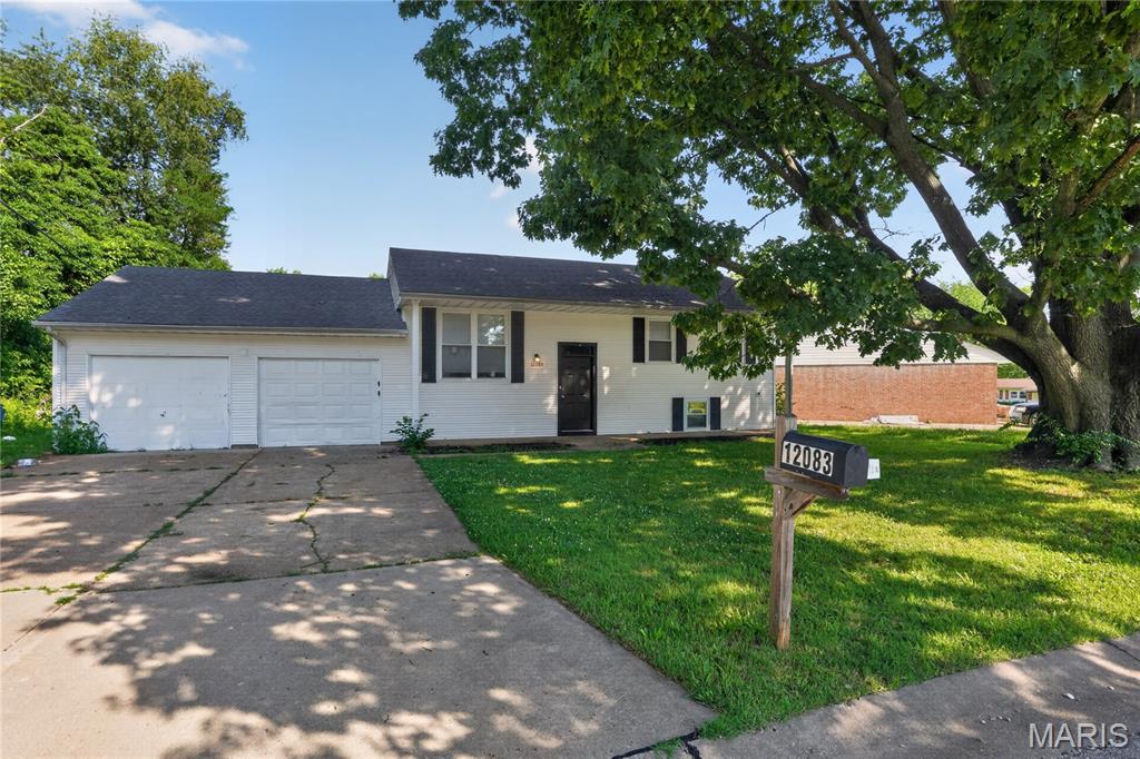 Photo of 12083 Garden Lane St Louis MO 63138