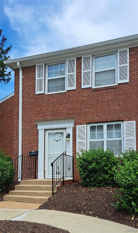 Photo of 1630 E Swan Circle Brentwood MO 63144