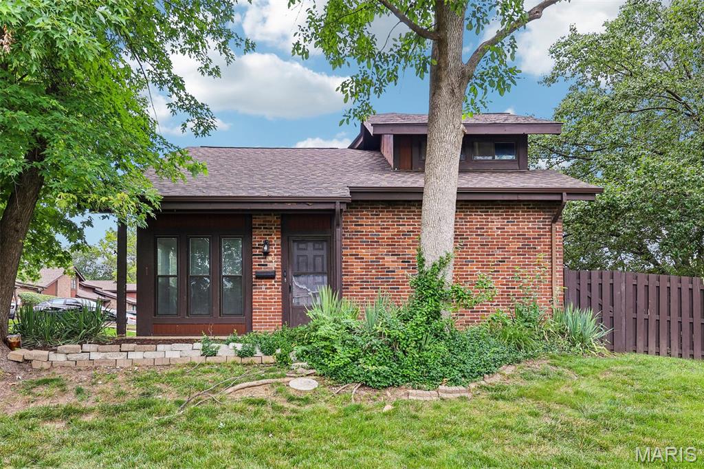 Photo of 1031 Tavistock Circle St Louis MO 63129