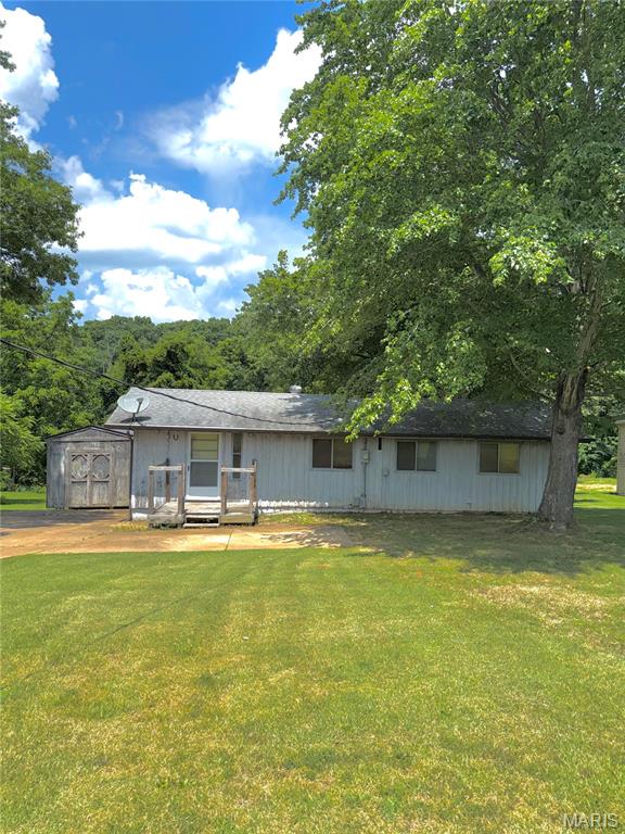 Photo of 13332 E Sunrise Lake Drive De Soto MO 63020