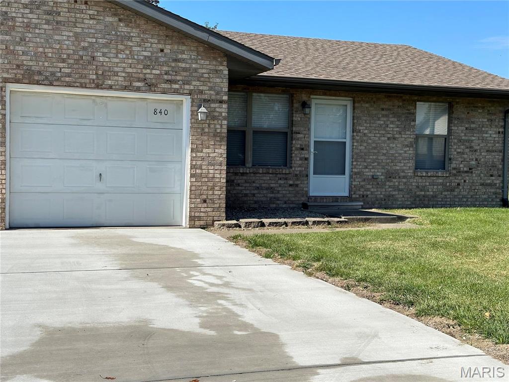 Photo of 840 SOUTHGATE Drive Freeburg IL 62243