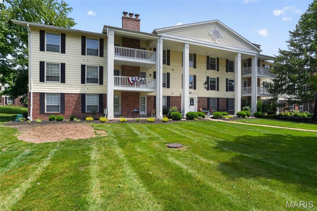 Photo of 1525 Hampton Hall Drive #12 Chesterfield MO 63017