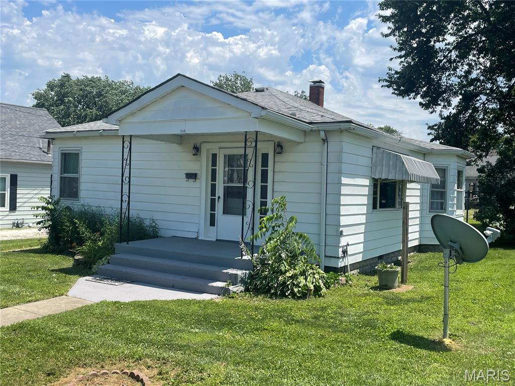 Photo of 208 E Exchange Street Jerseyville IL 62052
