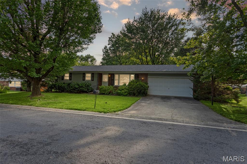 Photo of 24 Cardinal Lane Highland IL 62249