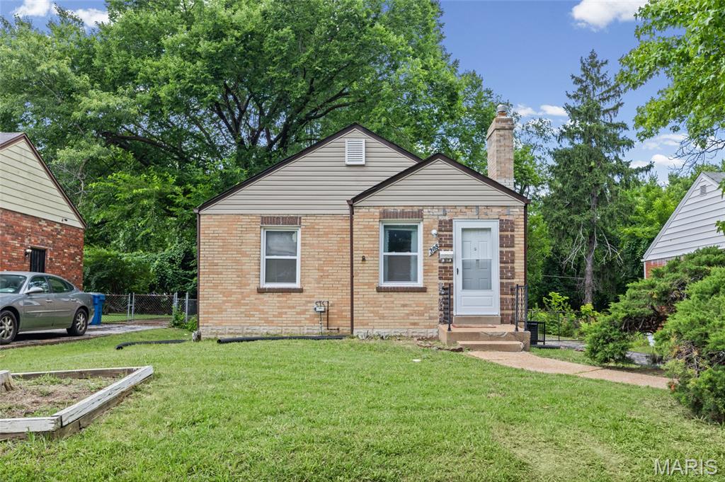 Photo of 305 Newell Drive Ferguson MO 63135