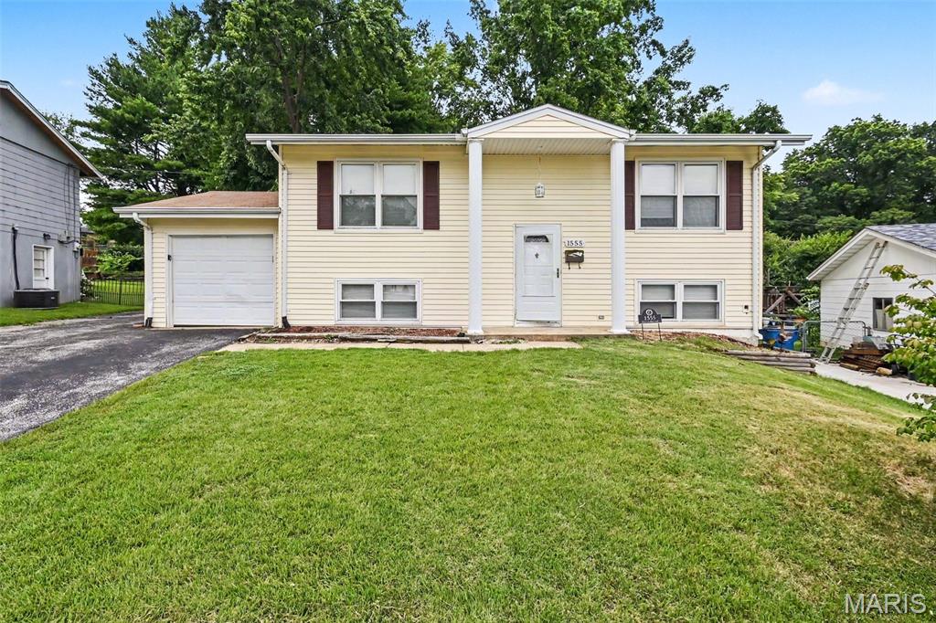Photo of 1555 Ville Gloria Lane Hazelwood MO 63042