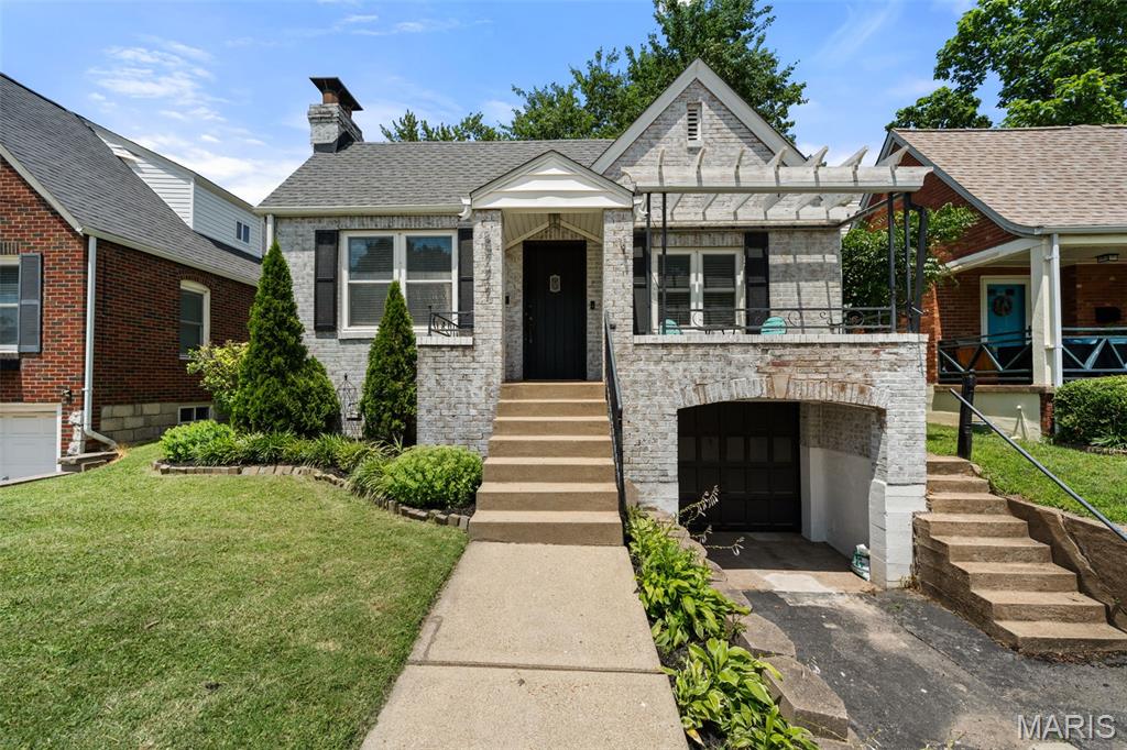 Photo of 8777 Bridgeport Avenue Brentwood MO 63144
